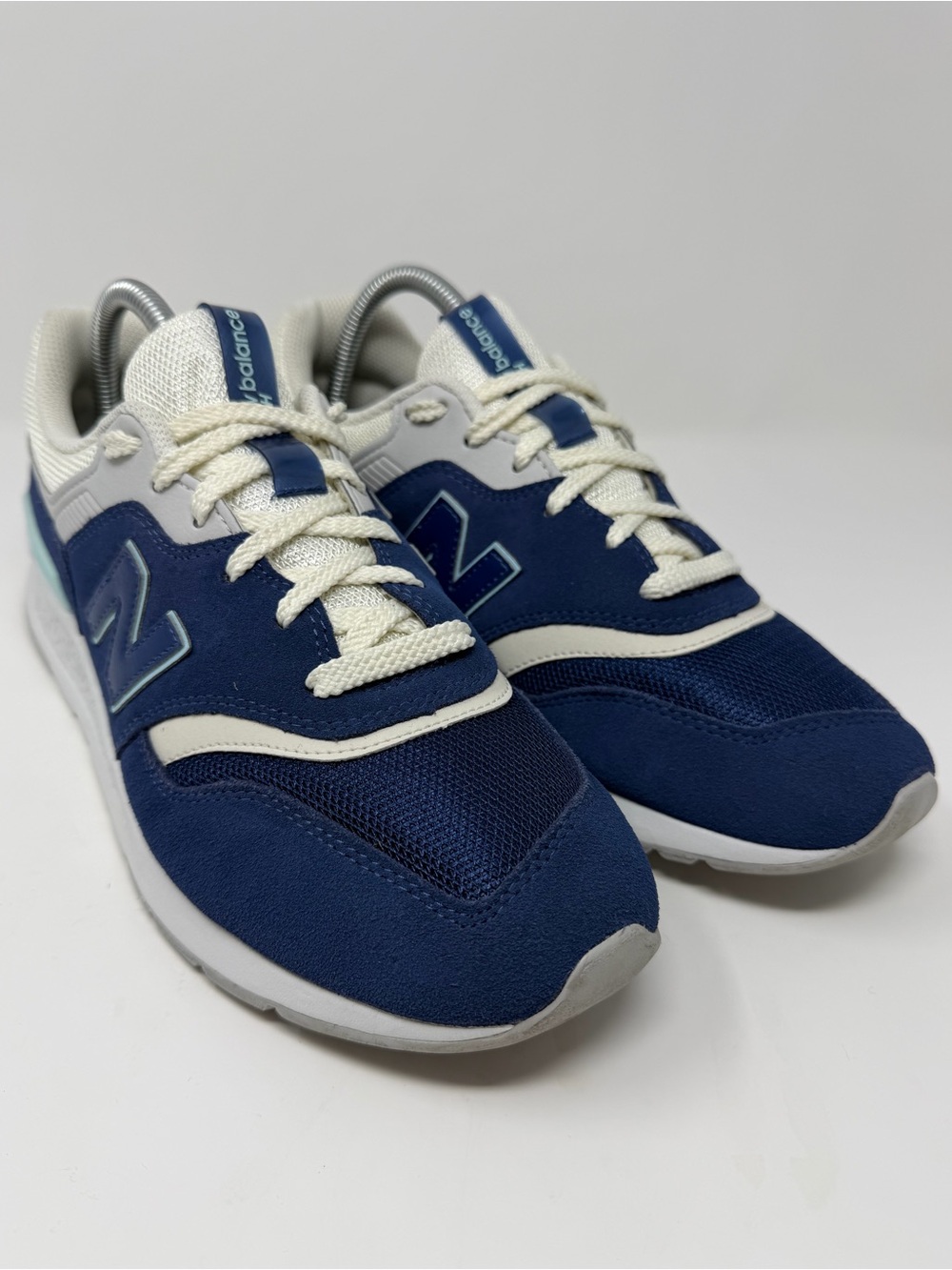 New Balance 997H Women’s Navy and Cream Lace-Up Sneakers Sz.10